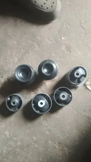 Brand New Upper and Gear Bushing for Toyota 1.8 Upper Corolla