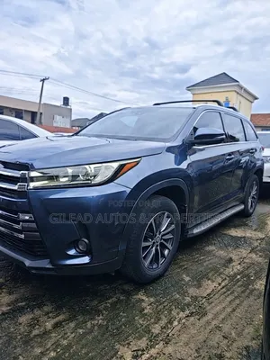 Toyota Highlander XLE 2019 Blue