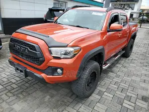 Toyota Tacoma 2017 Orange