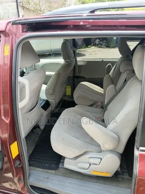 Toyota Sienna LE FWD 8-Passenger 2013 Red