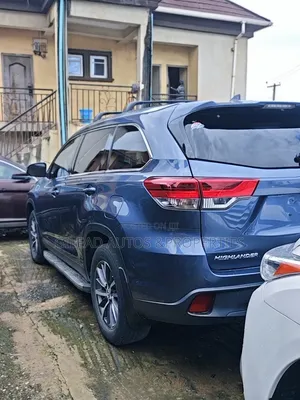 Toyota Highlander XLE 2019 Blue