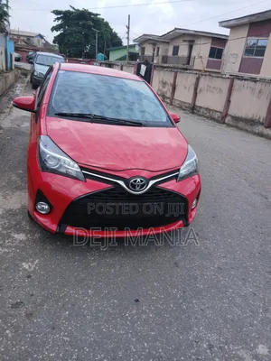 Toyota Yaris L Hatchback 3dr 2015 Red