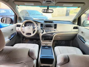 Toyota Sienna LE 7 Passenger 2011 Green