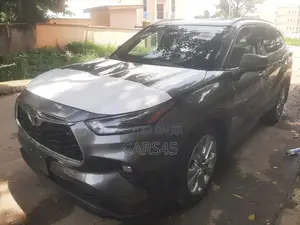 Toyota Highlander 2024 Gray