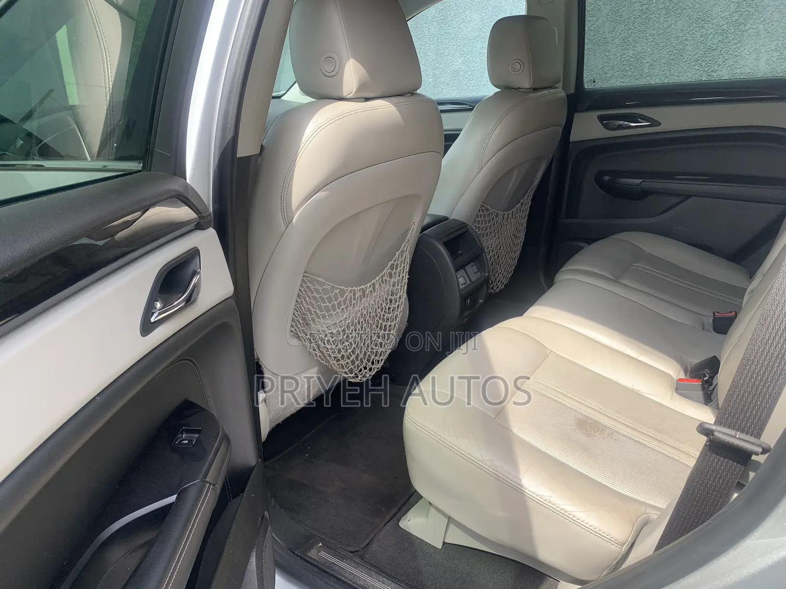 Cadillac SRX 2014 Silver