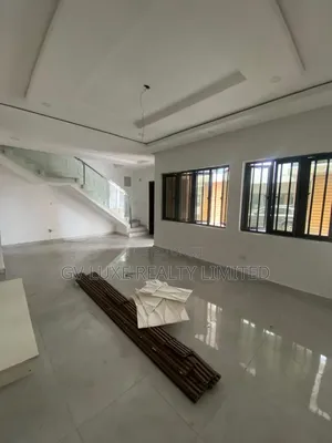 4bdrm Duplex in Jakande for rent