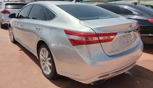 Toyota Avalon Limited 4dr Sedan (3.5L 6cyl 6A) 2014 Silver