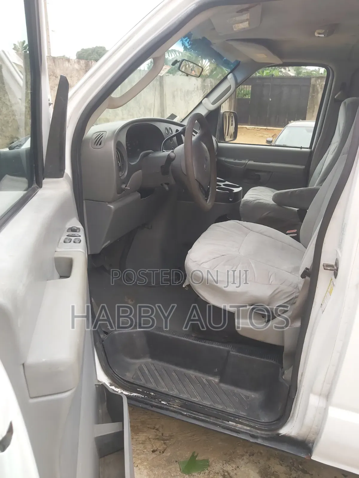 Ford E350 2007 White