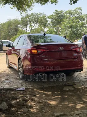 Hyundai Sonata Limited Sedan FWD (2.4L 4cyl 6A) 2016 Red