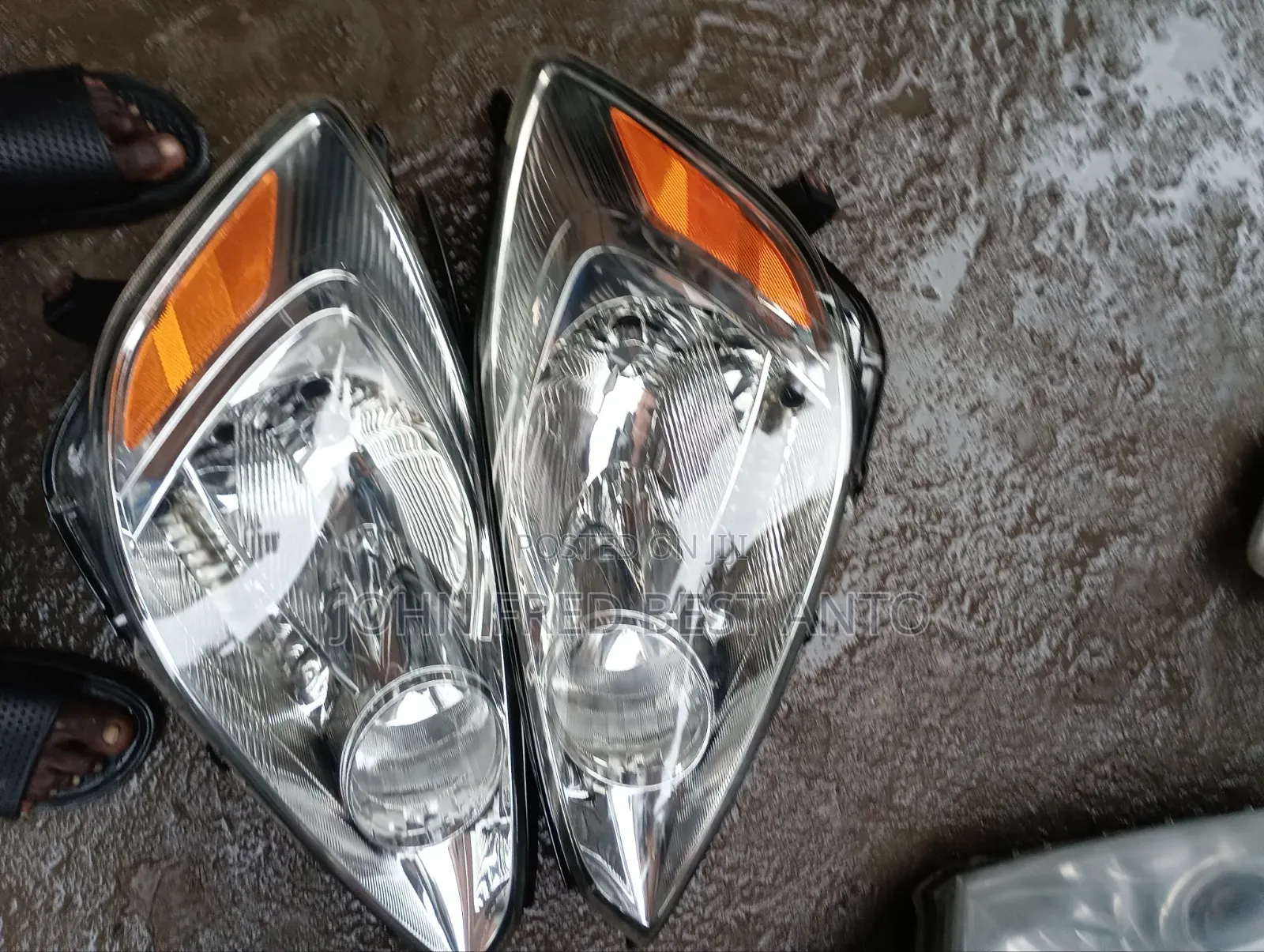 Headlamp Sienna 2004