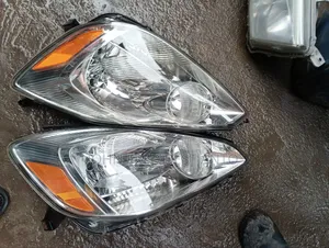 Headlamp Sienna 2004