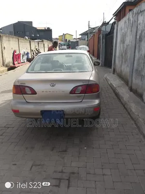 Toyota Corolla Sedan Automatic 1999 Gold