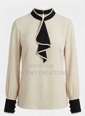Mid - Year Promo: New Off White Top With Ruffle Neck. Size 2xl.