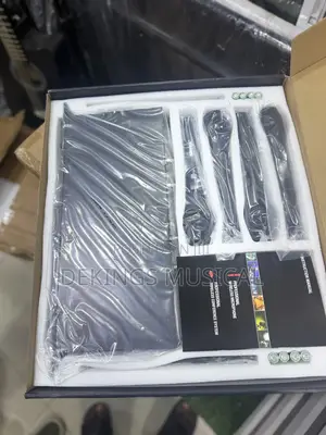 Shure Blx9500 4 Wireless Microphone System - 4 Channels Microphone