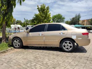Honda Accord 2005 Silver