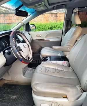 Toyota Sienna 2015 Gray