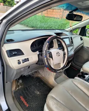 Toyota Sienna 2015 Gray