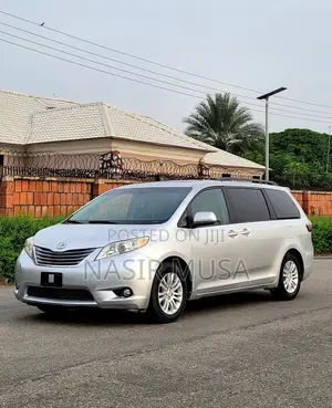 Toyota Sienna 2015 Gray