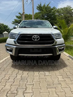 Toyota Hilux 2023 White