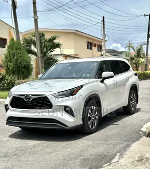 Toyota Highlander 2022 White