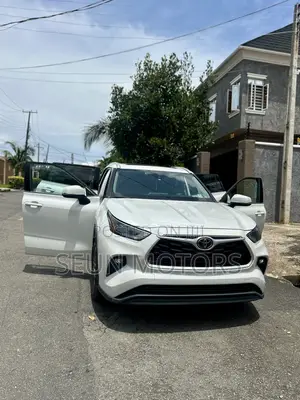 Toyota Highlander 2022 White
