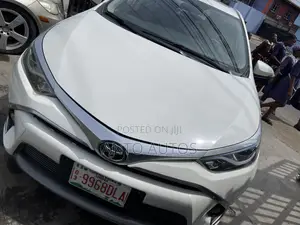Toyota Corolla 2018 White