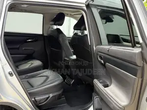Toyota Highlander XLE AWD 2020 Silver