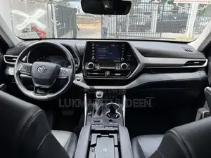 Toyota Highlander XLE AWD 2020 Silver