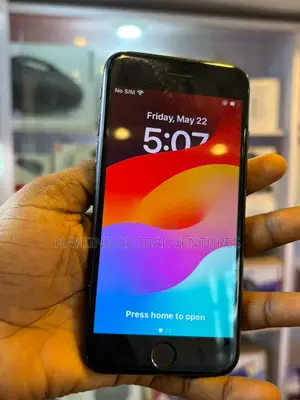 Apple iPhone SE 64 GB Black