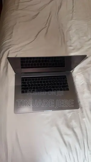 Laptop Apple MacBook Pro 2019 32GB Intel Core i9 SSD 1T