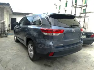Toyota Highlander 2016 Blue