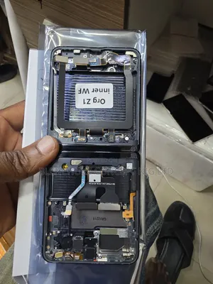 Samsung Flip 1 Amoled Screen