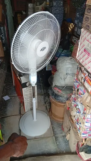 18 Inches Rechargeable Solar Fan
