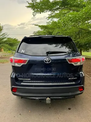 Toyota Highlander XLE V6 4x4 (3.5L 6cyl 6A) 2016 Blue