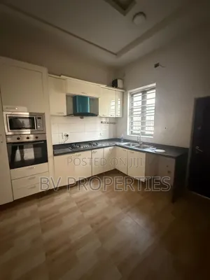 Mini Flat in Ikota for rent