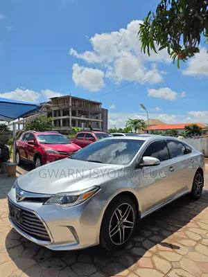 Toyota Avalon Limited Sedan FWD (3.5L 6cyl 6A) 2013 Silver