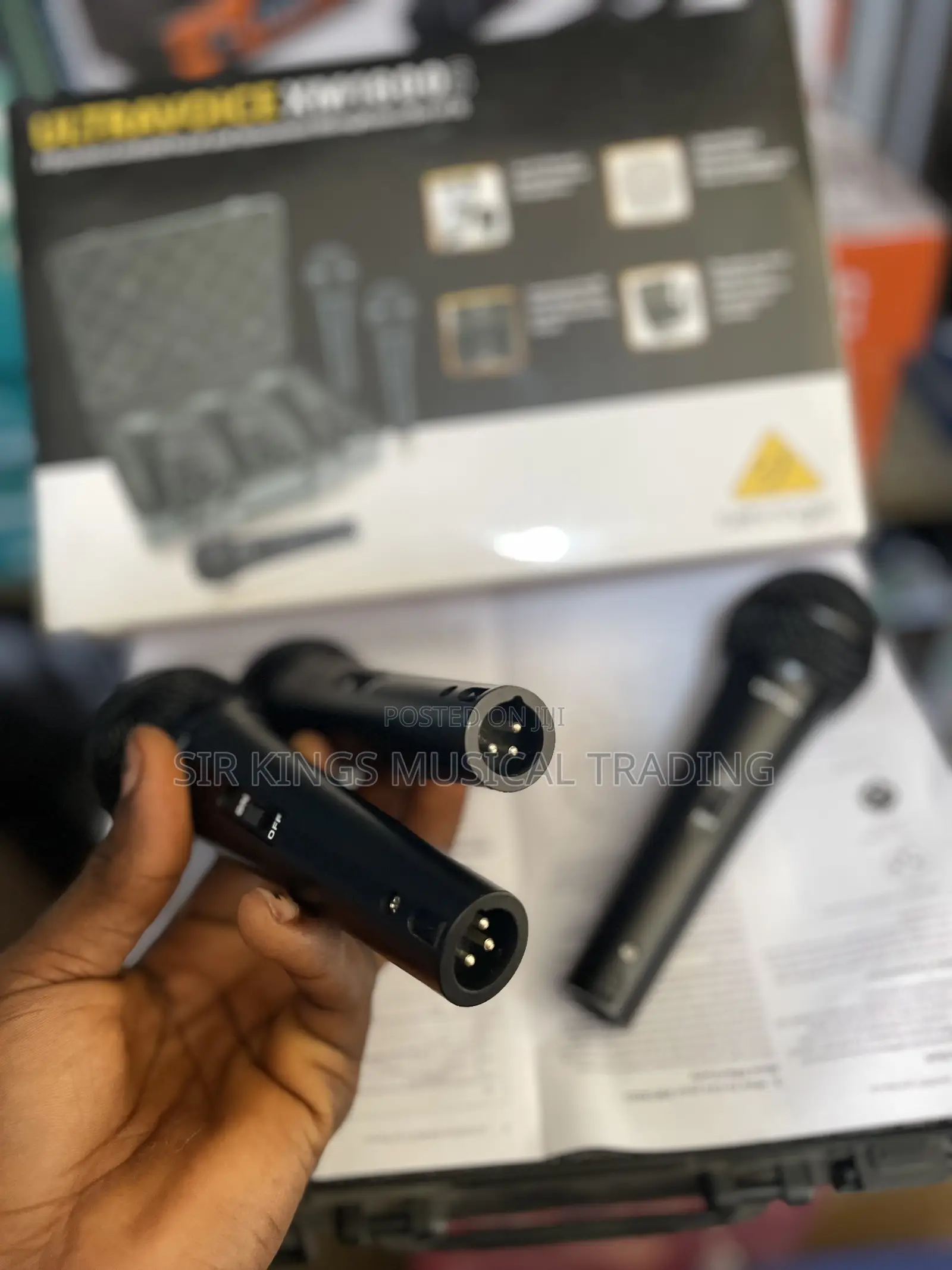 Behringer Ultravoice Xm1800s Professional Dynamic Wired Microphone