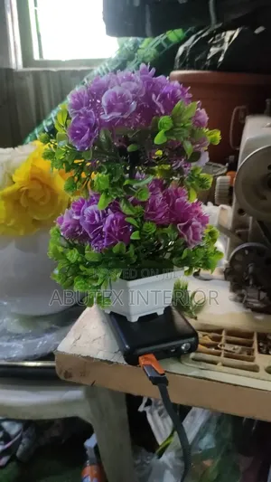 Fashionable Designer Imported Flower Decoration