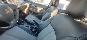 Mitsubishi L200 2016 Gray