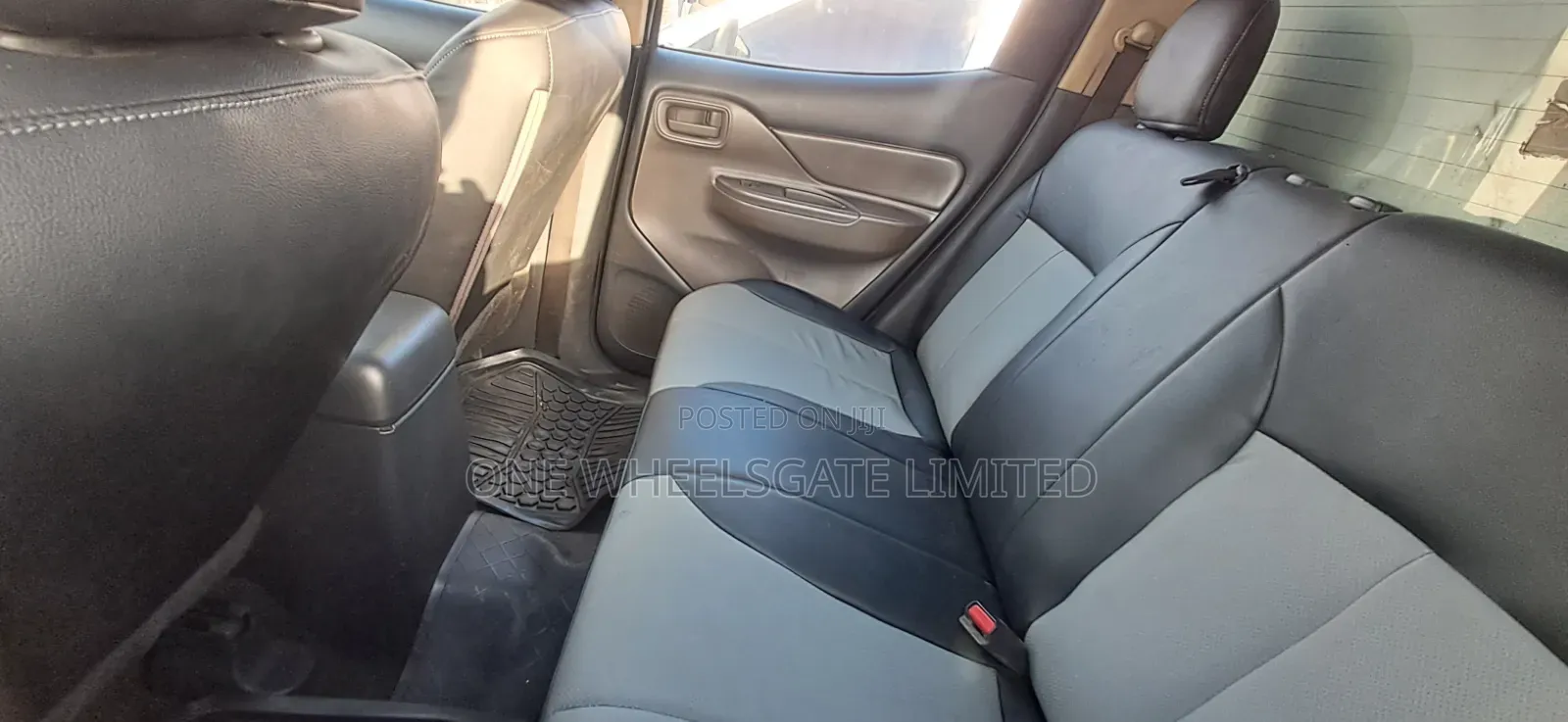 Mitsubishi L200 2016 Gray