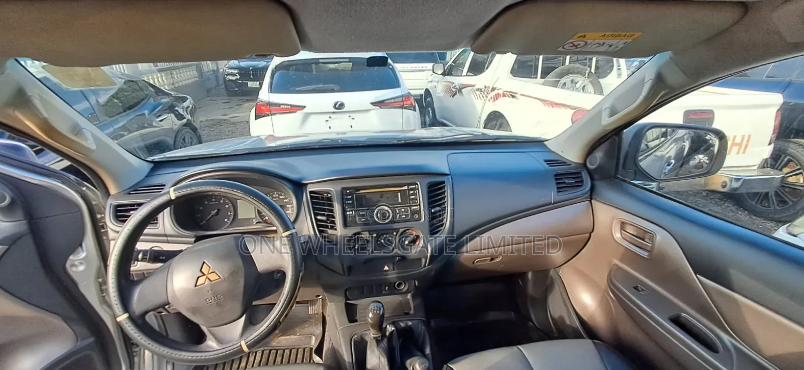 Mitsubishi L200 2016 Gray