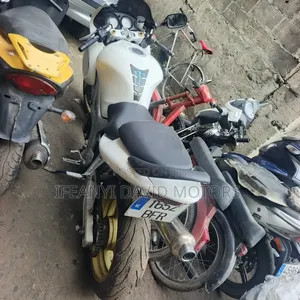 Suzuki SFV650 2010 White