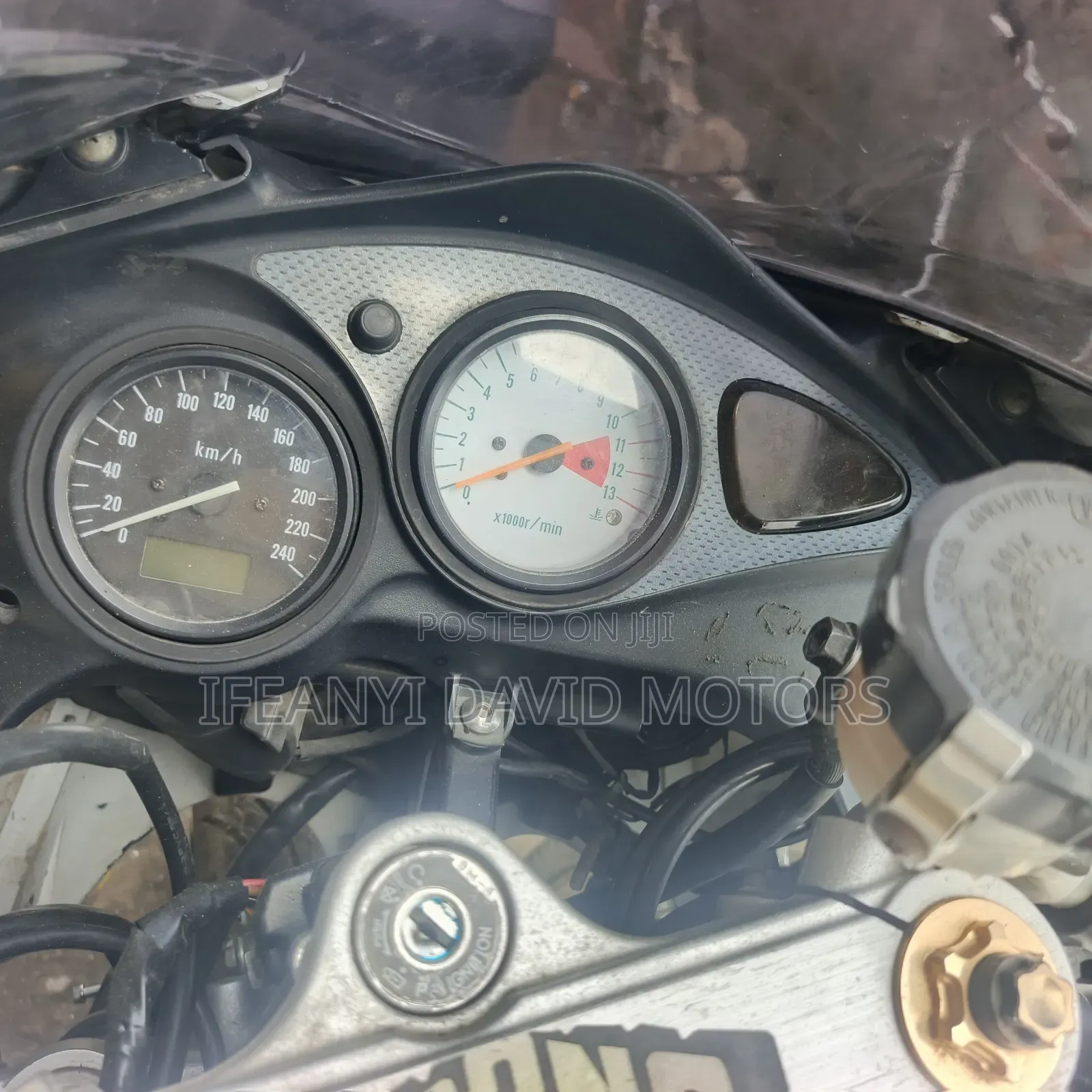 Suzuki SFV650 2010 White