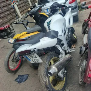 Suzuki SFV650 2010 White