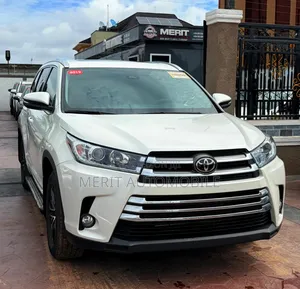 Toyota Highlander XLE 2019 White