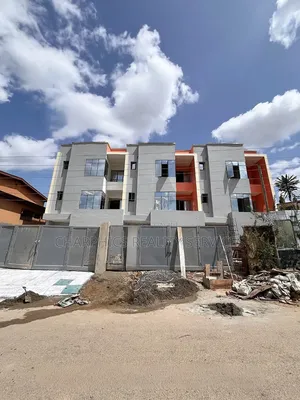 4bdrm Duplex in Mende for sale
