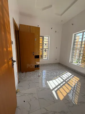 Mini Flat in Lekki Phase 2 for rent