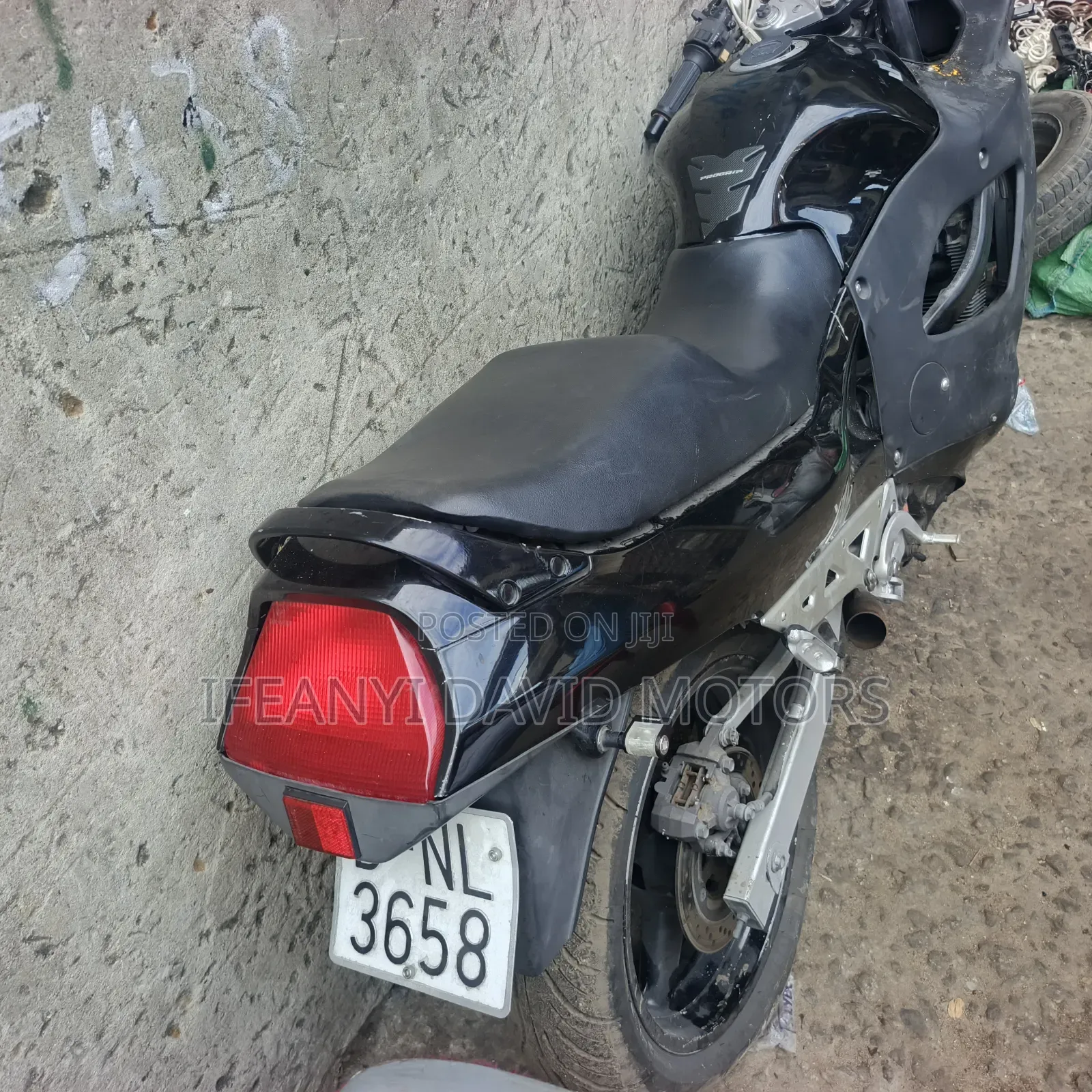 Suzuki Sport 2000 Black