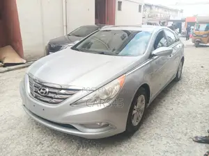 Hyundai Sonata GLS Sedan FWD (2.4L 4cyl 6A) 2011 Silver