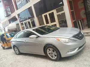 Hyundai Sonata GLS Sedan FWD (2.4L 4cyl 6A) 2011 Silver